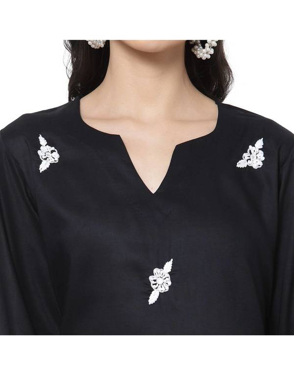 Black lace detailed kurta 3