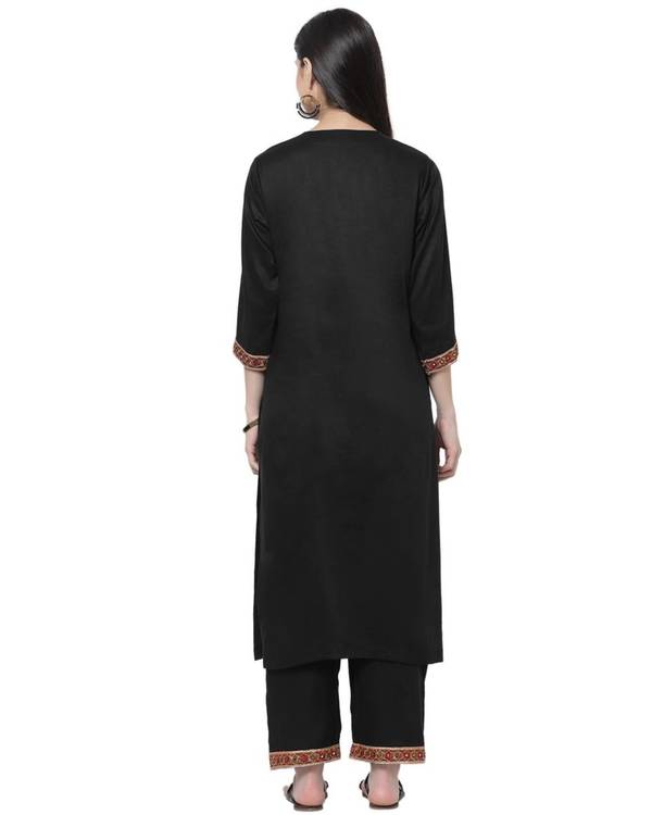 Black embroidered kurta 1