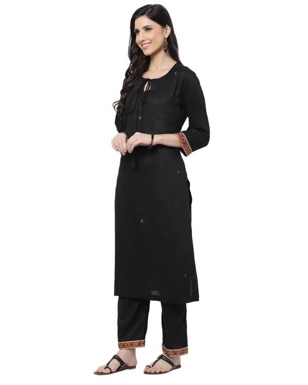 Black embroidered kurta 2
