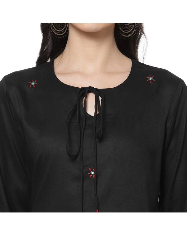 Black embroidered kurta 3