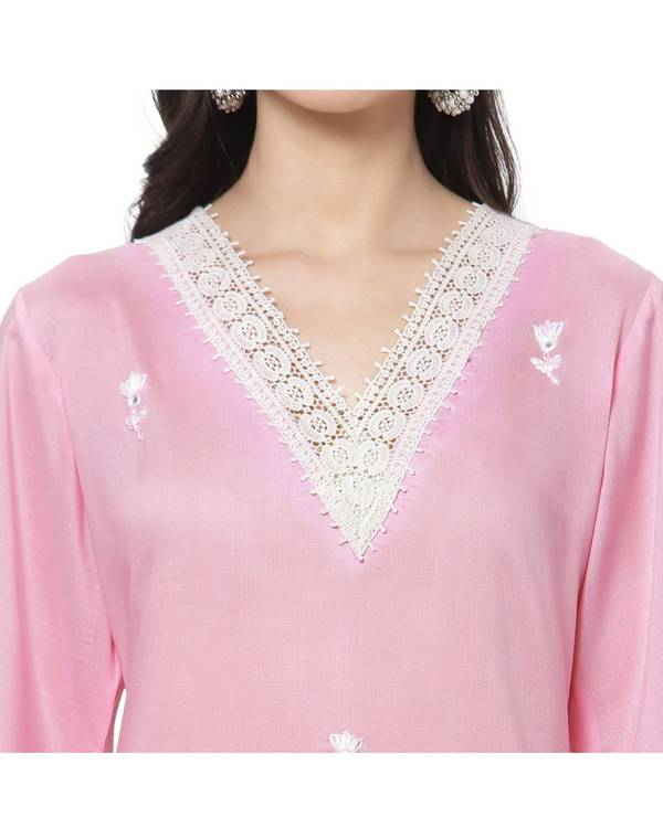 Baby pink lace detailed kurta 2