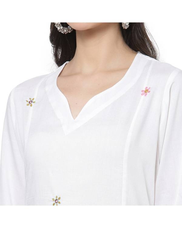 White embroidered kurta 3