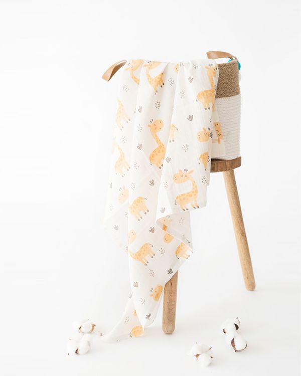 Baby giraffe printed swaddle 2