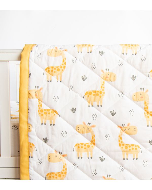 Baby giraffe printed reversible quilt 2