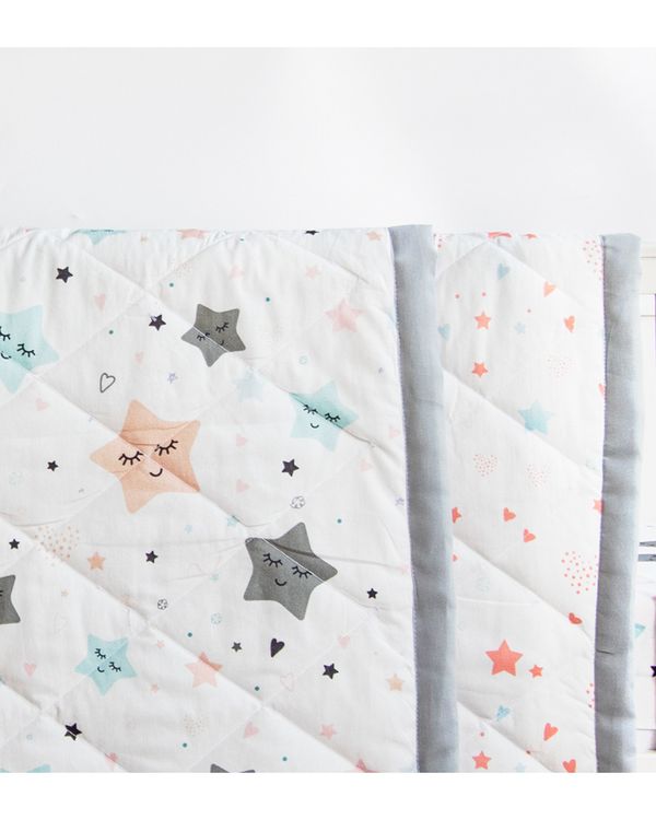 Twinkly stars themed reversible quilt 2