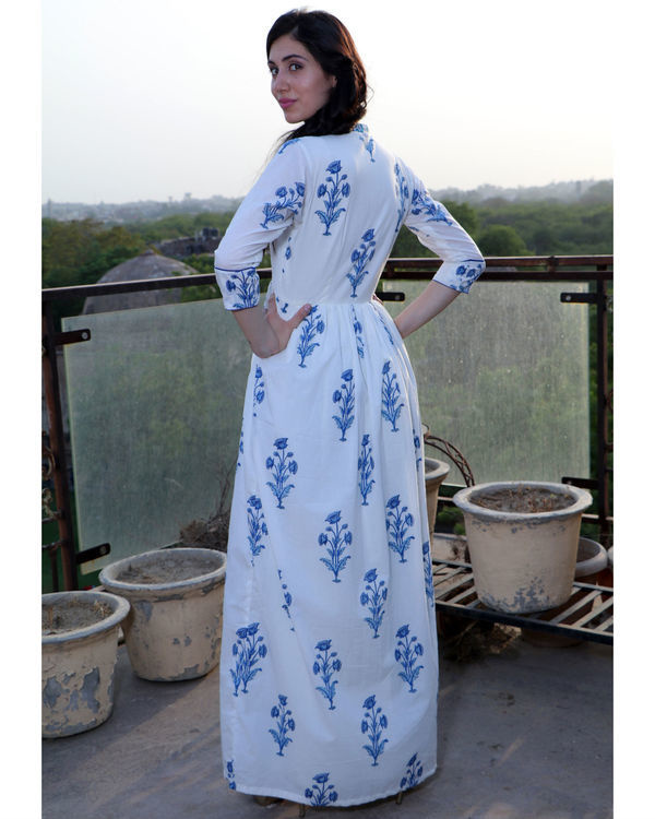 Floral motif gathered cape 2