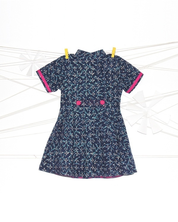 Contrast pleated shirt dress 1