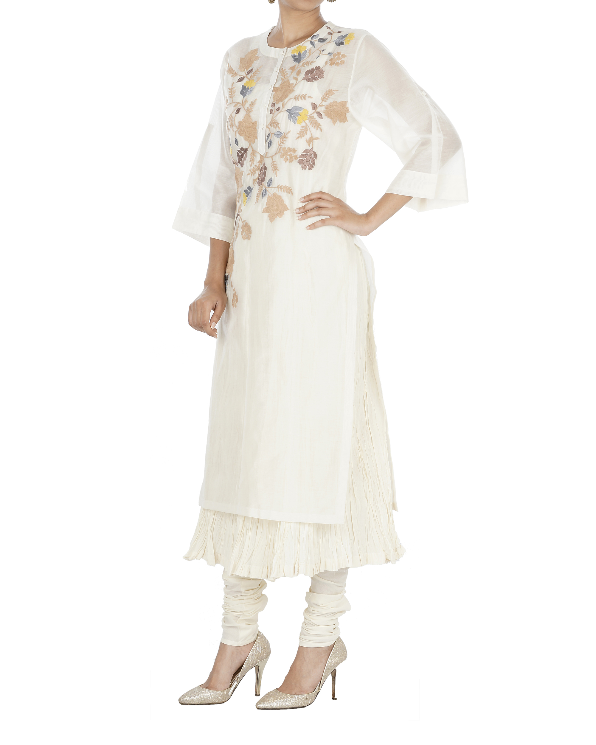 Ecru floral kurta set by Prama by Pratima Pandey | The Secret Label