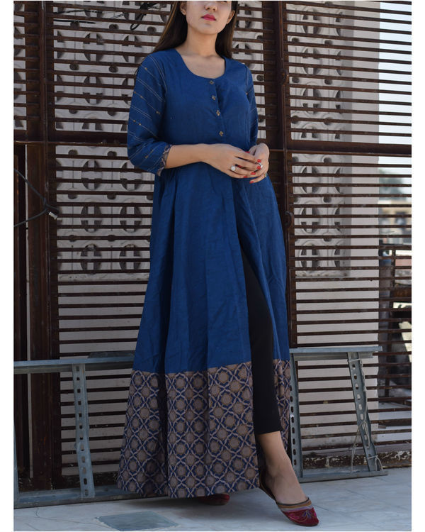 Blue front slit cape by Keva | The Secret Label