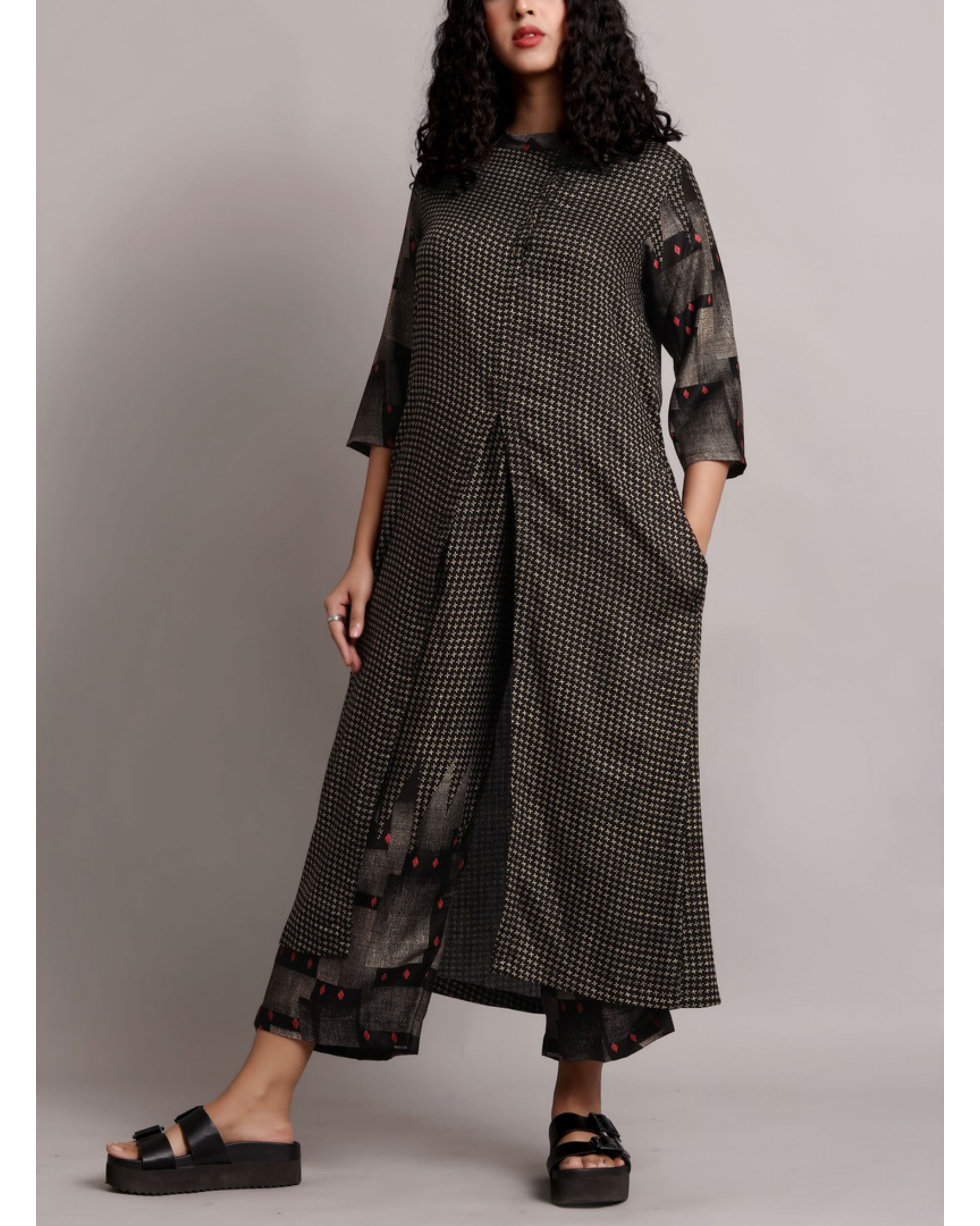 Black front slit kurta set by Cray Cuts | The Secret Label