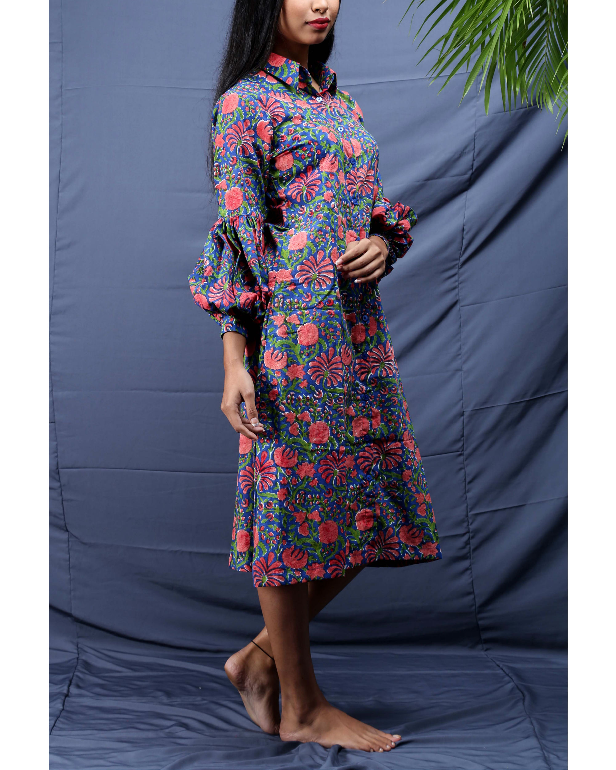 gulabi colour ka gown
