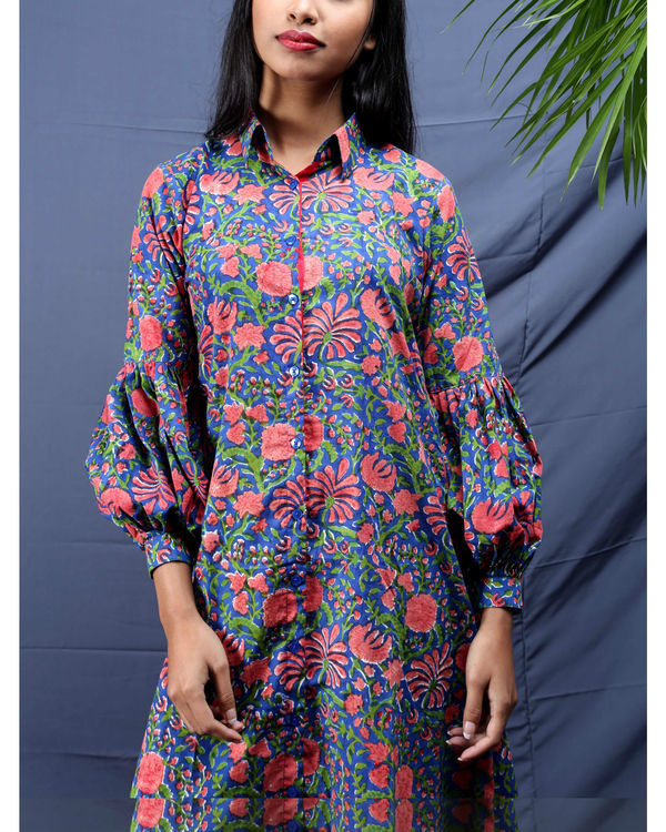 gulabi colour ka gown